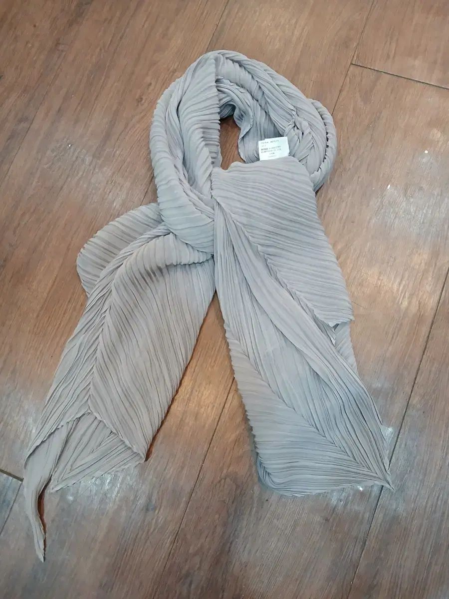 PLEATS PLEASE（プリーツプリーズ) スカーフ 正規品 - メルカリ