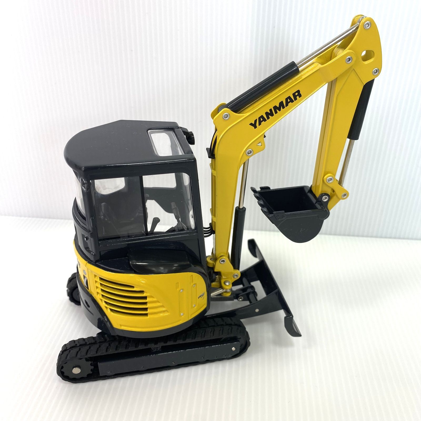1/22　YANMAR Vi035　ミニ掘削機　ヤンマー　掘削機 ViO30・ViO35｜ミニショベル／油圧ショベル｜建設機械｜ヤンマー
