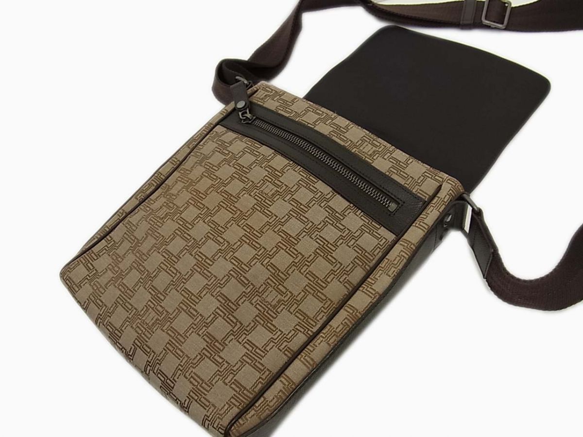 極美品◇dunhill ディーエイト ショルダーバッグ クロスボディ 極美品◇dunhill ディーエイト ショルダーバッグ クロスボディ