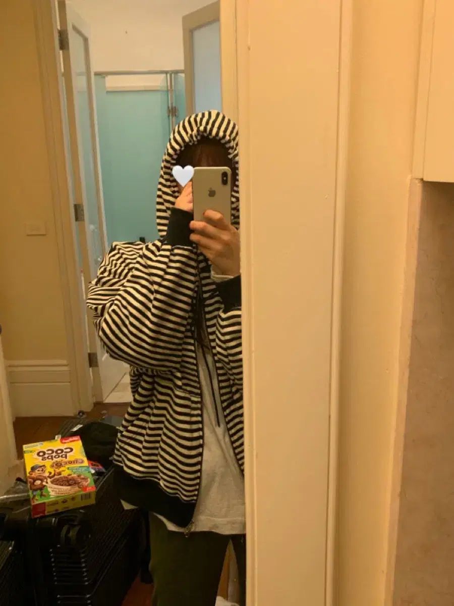 ジップアップパーカー フード付き