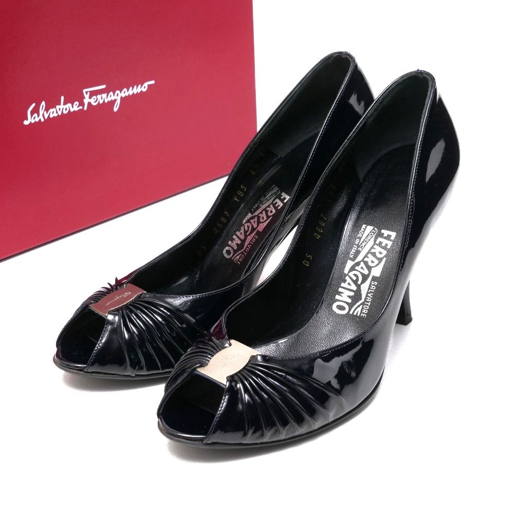 Salvatore Ferragamo サルヴァトーレフェラガモ パンプス サイズ8 1|2 C ヴァラリボン エナメル レザー ハイヒール オープントゥ イタリア製 ブランド古着 20250512|RA4717