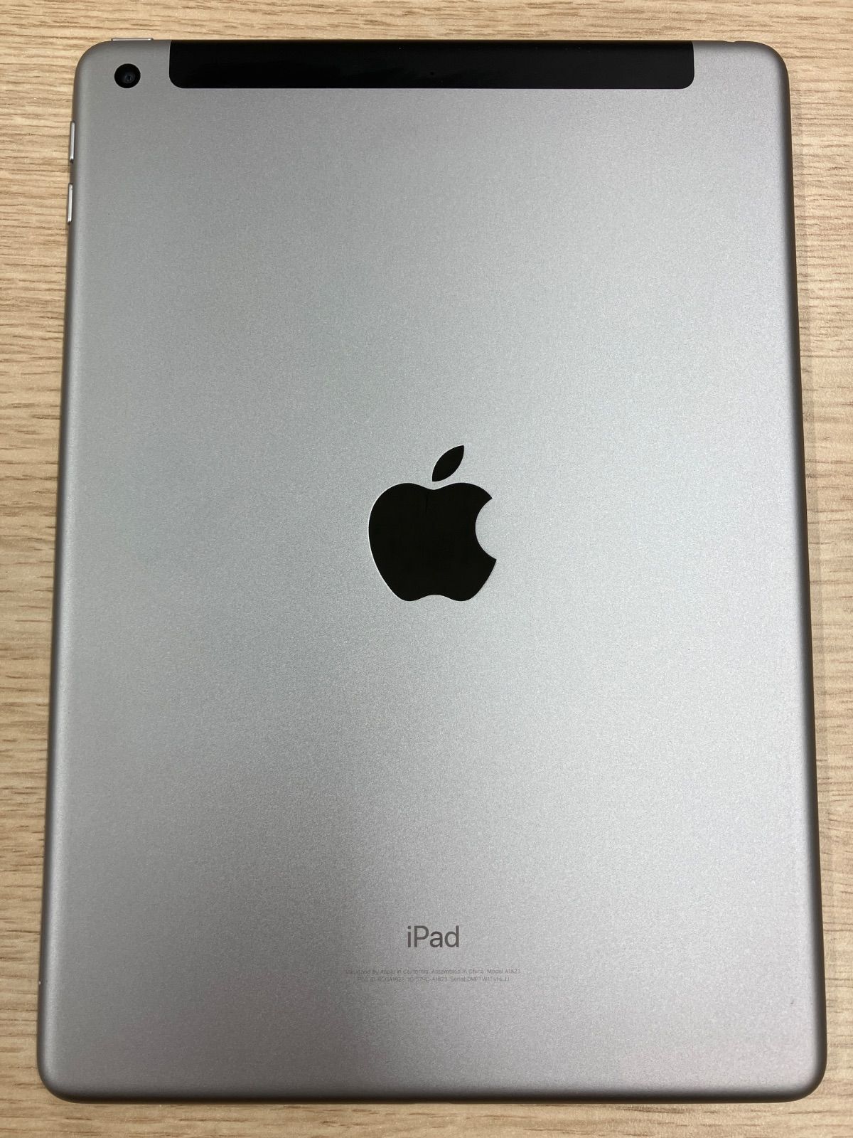 整備済み iPad 5th 32GB A1823 アイパッド 第5世代 シルバーグレー