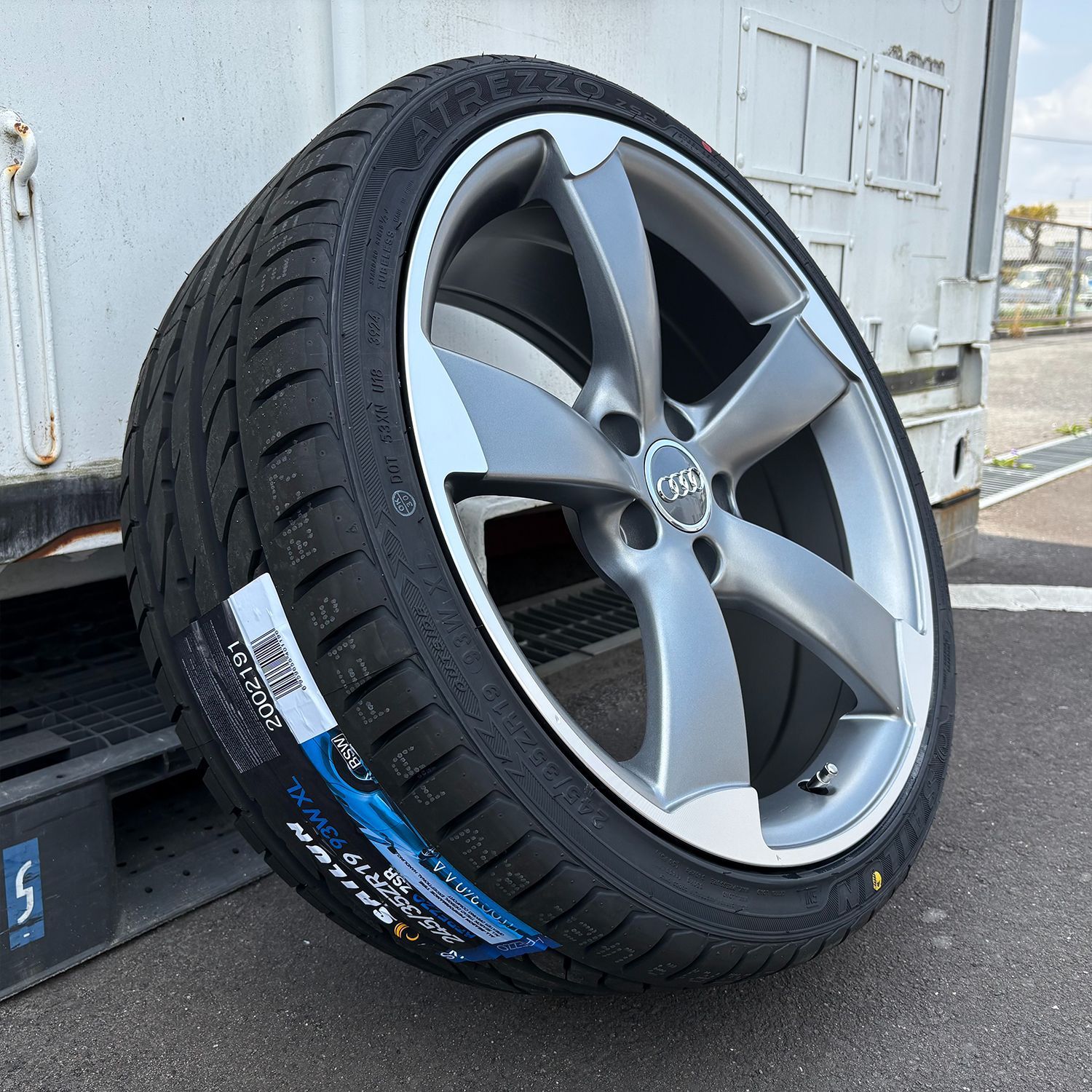 4本 アウディ Audi A4 8W|8K TT 8J A3 8V A5 A6 Q2 19インチ タイヤホイールセット 19x8.5 40 112-5H 4本セット 1台分