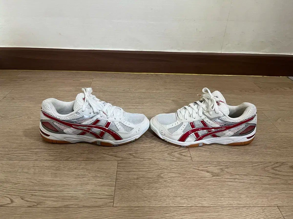 asics アシックス 宝くじ 240size ほぼ