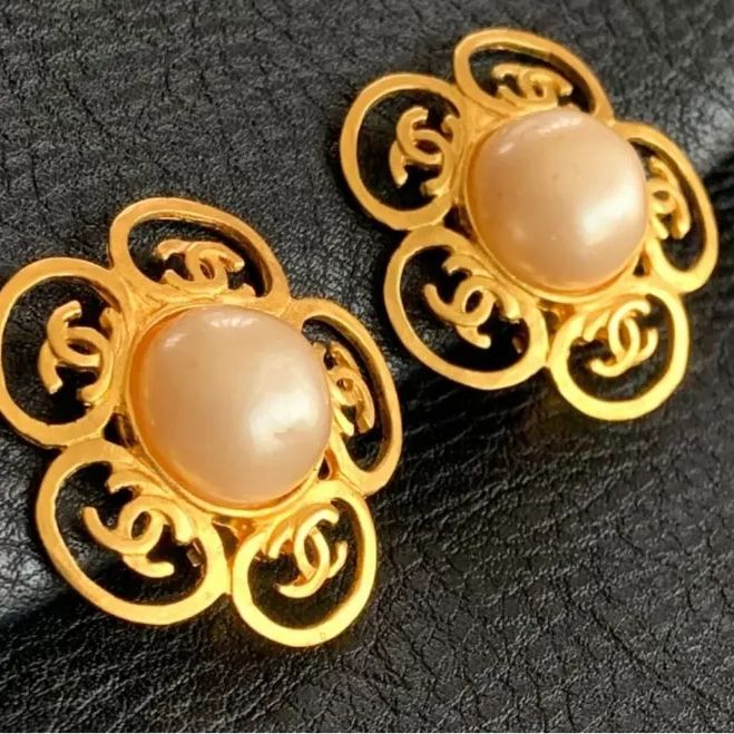 イヤリング】CHANELヴィンテージ ココマーク花 1995 - メルカリ 