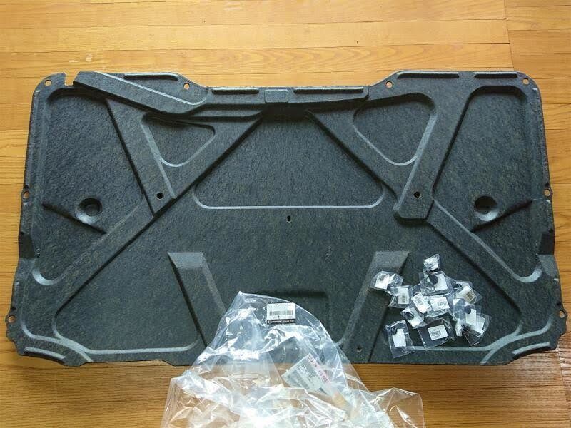 未使用 マツダ RX-7 FD3S 純正 フード ボンネット インシュレーター MAZDA bonnet insulator