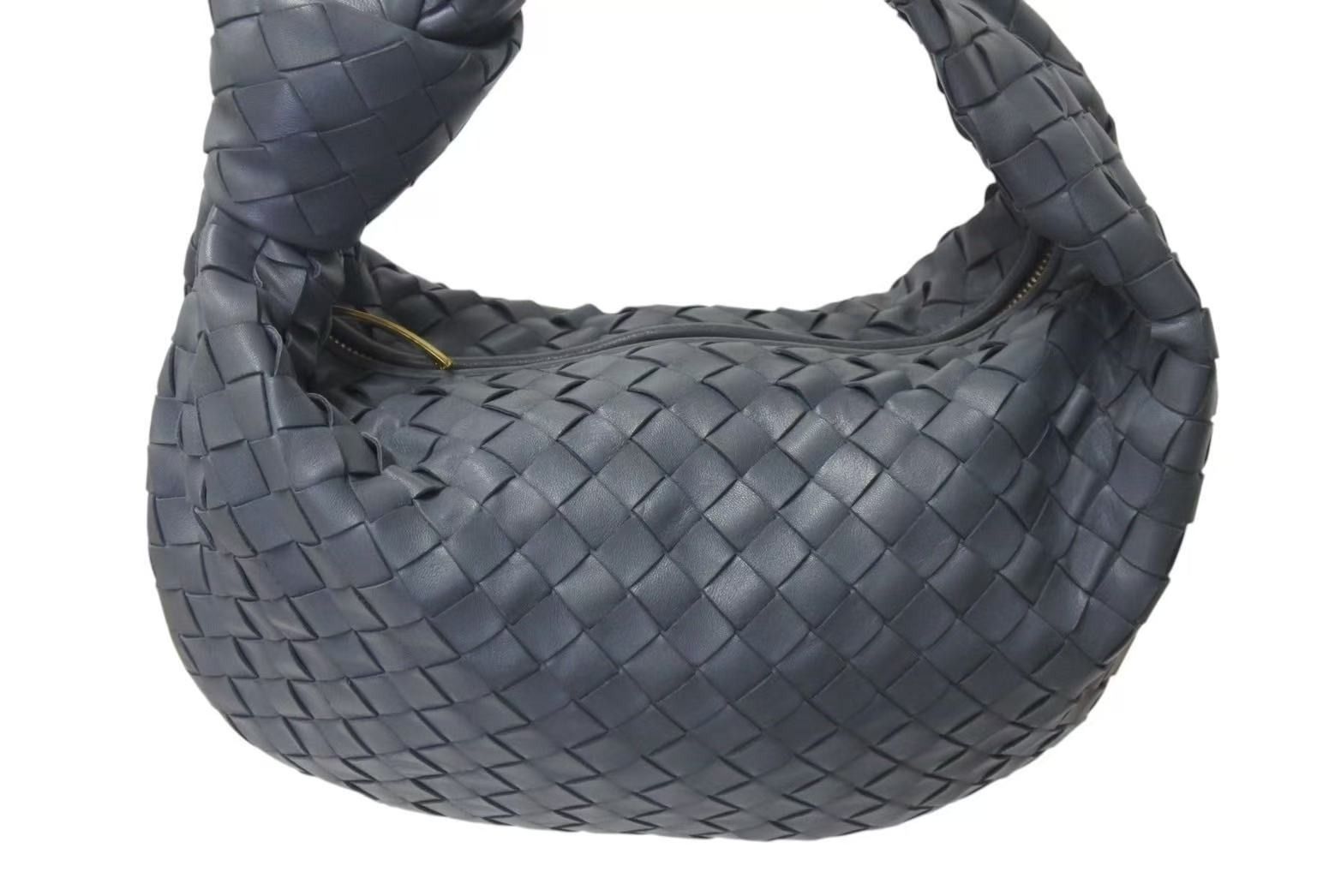 極美品 BOTTEGA VENETA ボッテガヴェネタ イントレチャート ティーンジョデ ワンショルダーバッグ レザー グレー ゴールド金具 中古 4b000756 極美品 BOTTEGA VENETA ボッテガヴェネタ イントレチャート