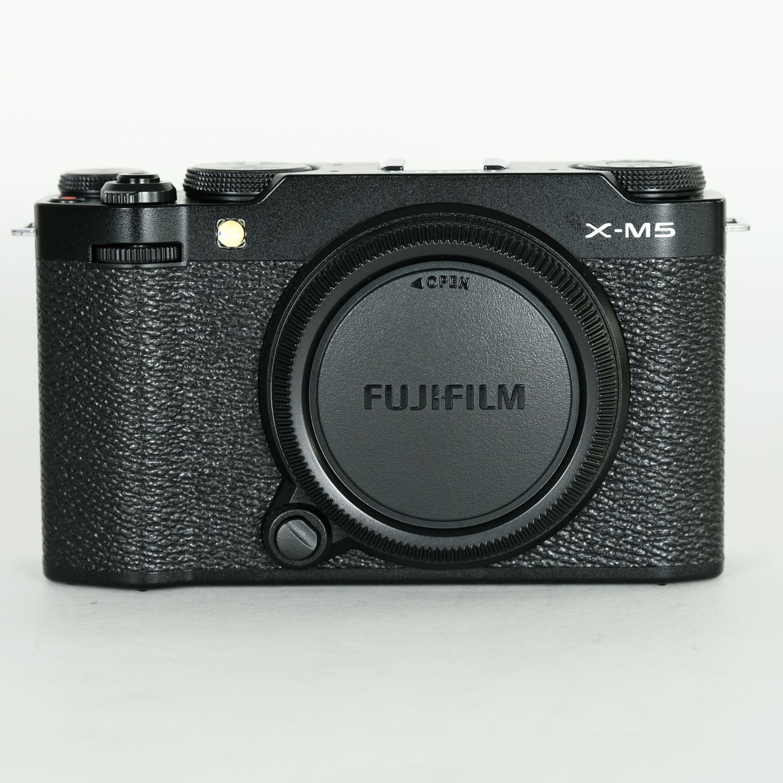 FUJIFILM X-M5