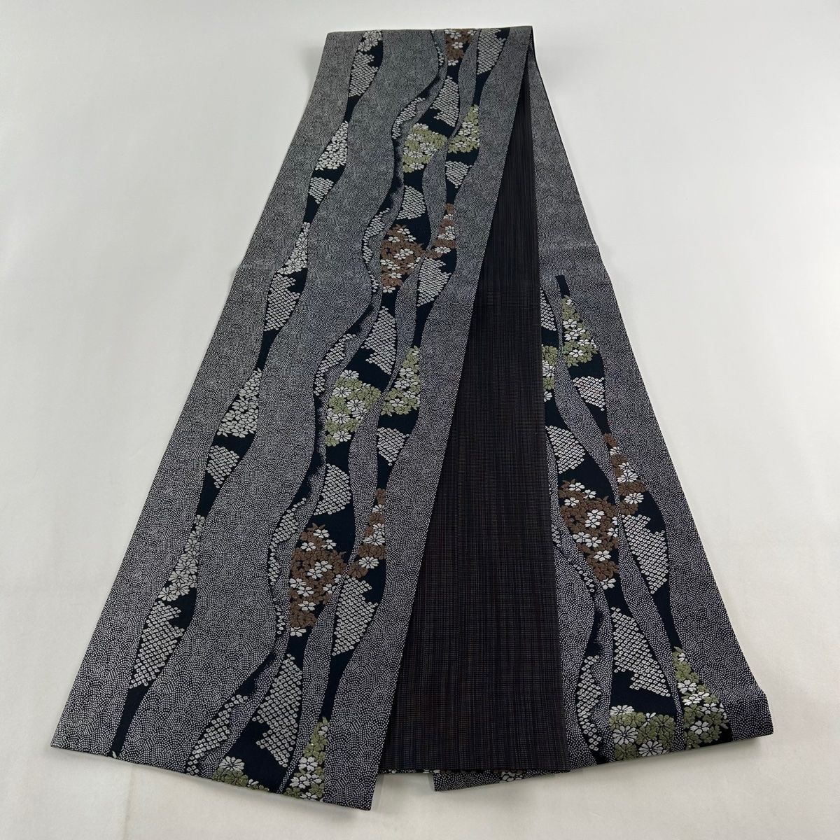 袋帯 申し訳 美品 名品 立涌 桜 黒 六通 正絹 【中古】