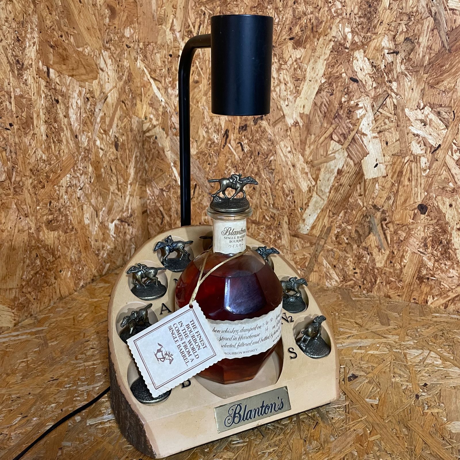 Blanton's ブラントン ウイスキー ディスプレイ ボトルキャップ 台座