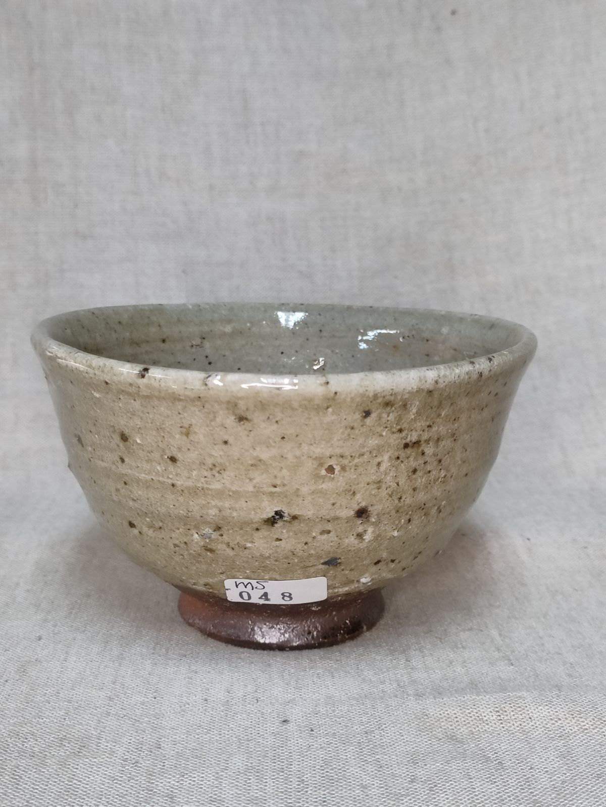 国内外の人気！ 梅花皮灰釉茶碗 唐津焼 抹茶碗 山茶窯井上良 工芸品 ...