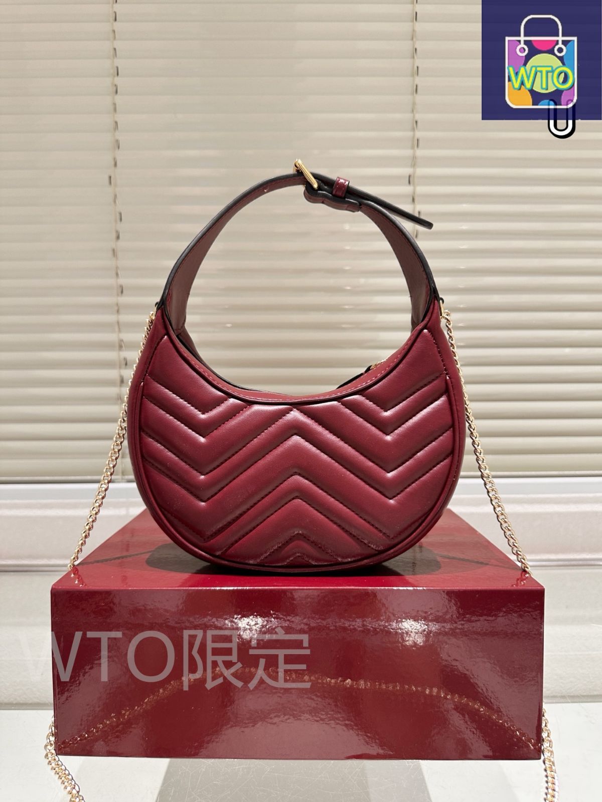 希少　GUCCI Gマーモントラインストーン　ブローチ 専用ボックス付き 今日特価】Gucci グッチ 折りたたみギフトボックス付き マーモン