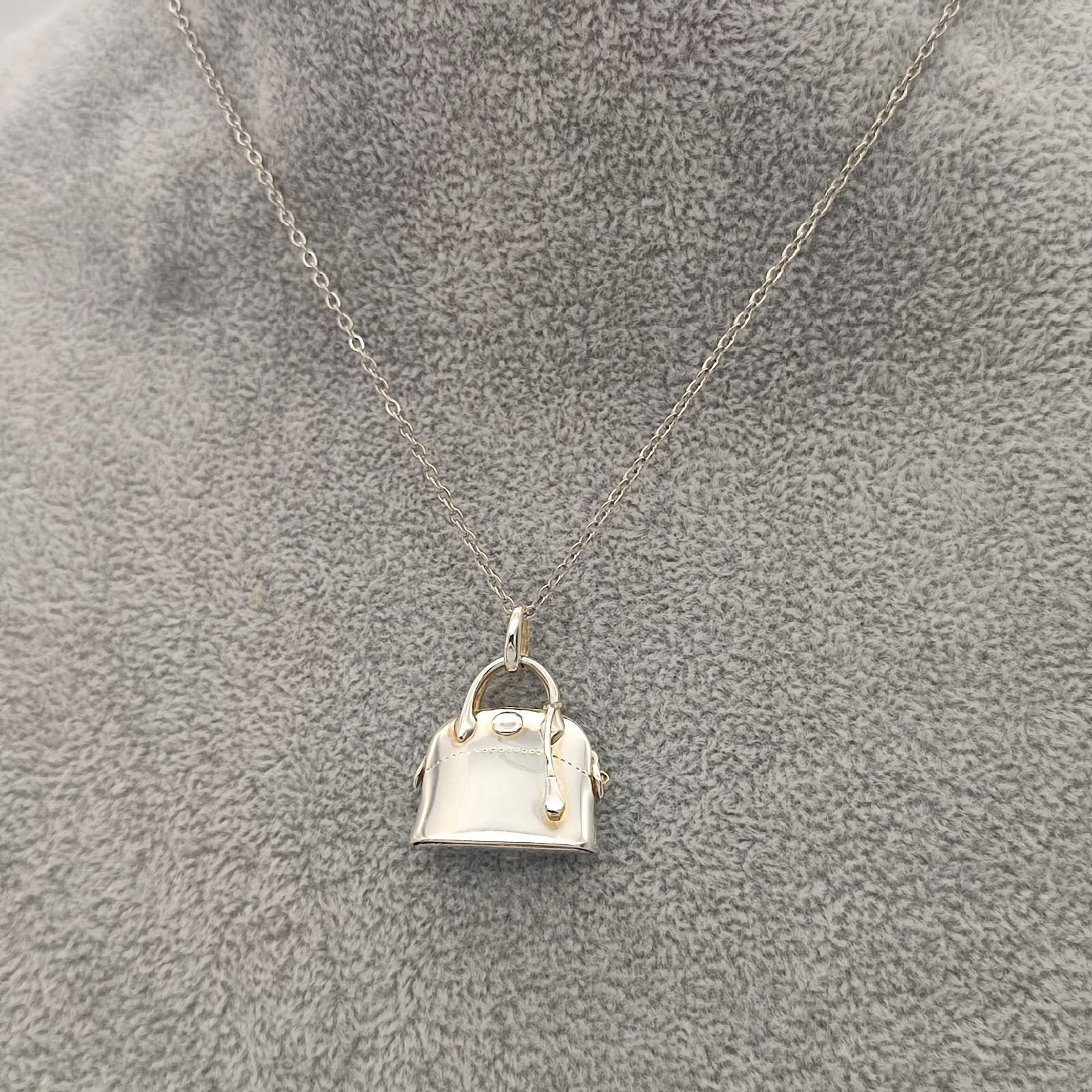 美品】HERMES エルメス ボリードモチーフ ピルケース ネックレス