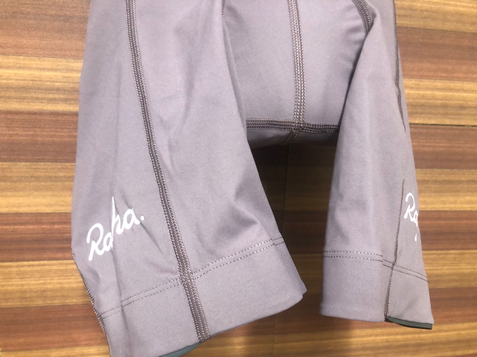 HV330 ラファ Rapha クラシックショーツ WOMEN CLASSIC SHORTS-SHORT XS 紫