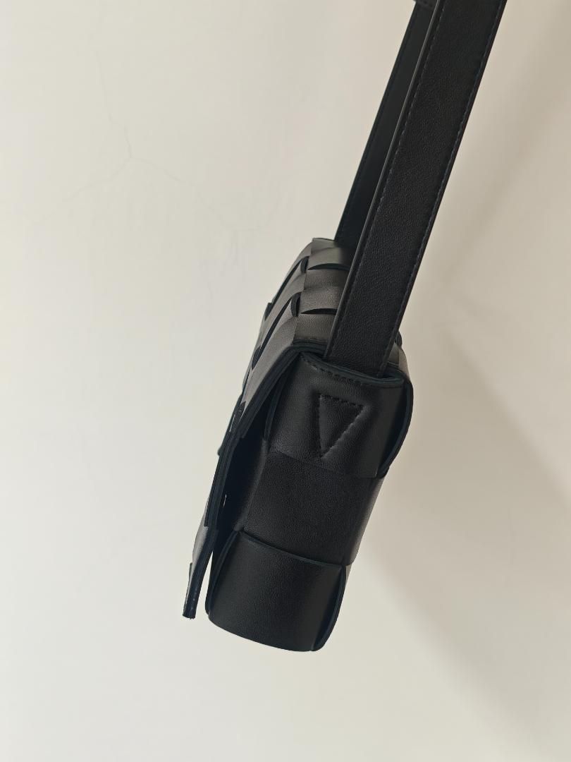 ショルダーバッグ