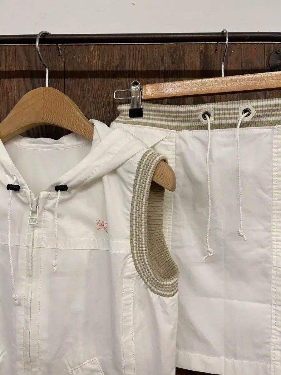  バーバリー ホワイト ベスト-スカート セット ベスト ジレ ベスト ジレ ビスチェ