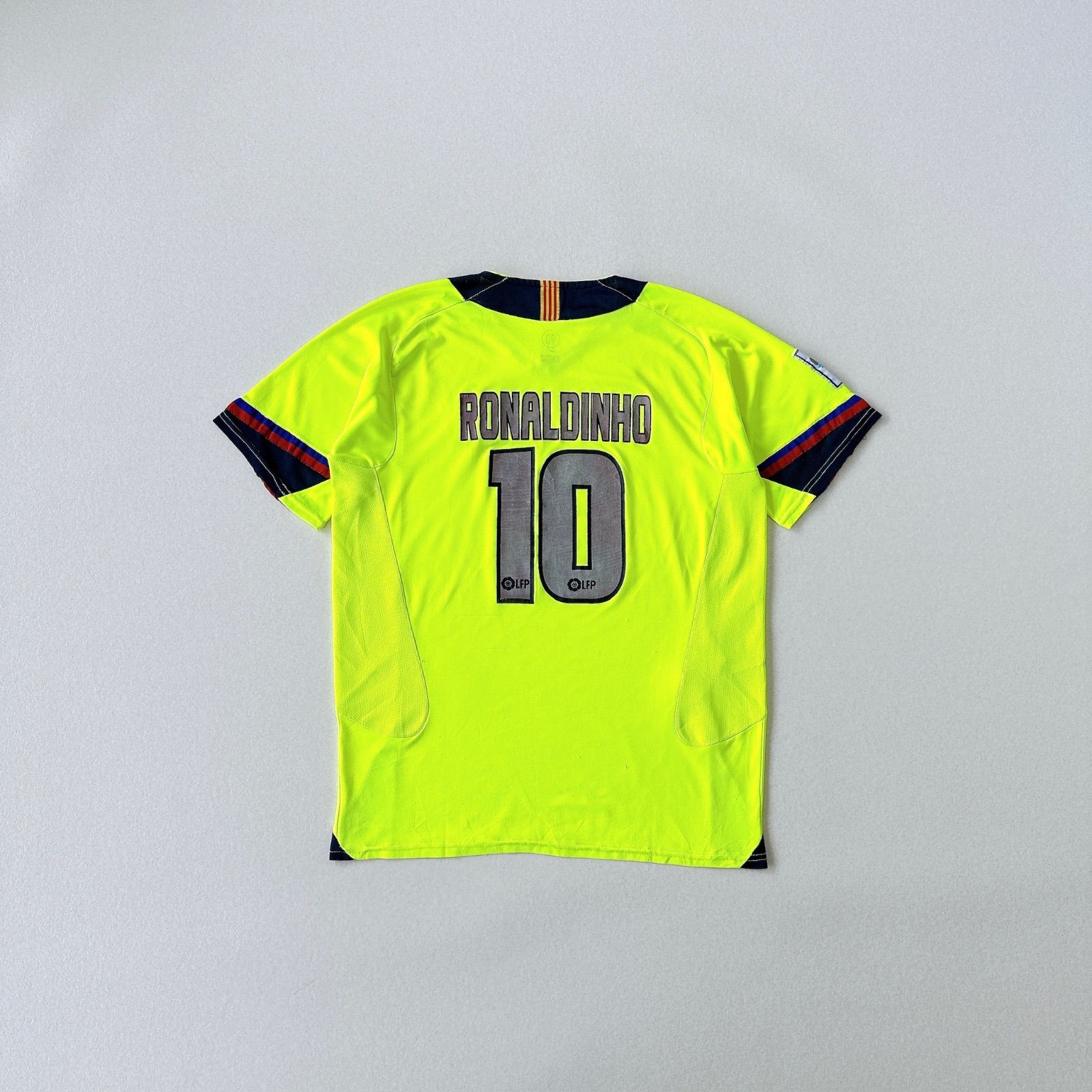 ナイキ ロナウジーニョ バルセロナ サッカーシャツ ゲームシャツ ユニフォーム アウェイ NIKE football jersey FC  Barcelona XLsize - メルカリ