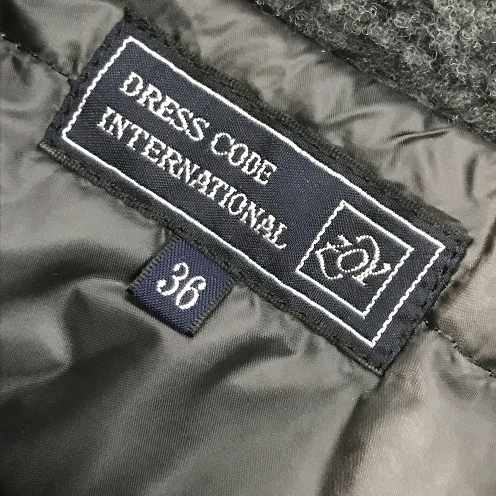 ダウンジャケット バック刺繍