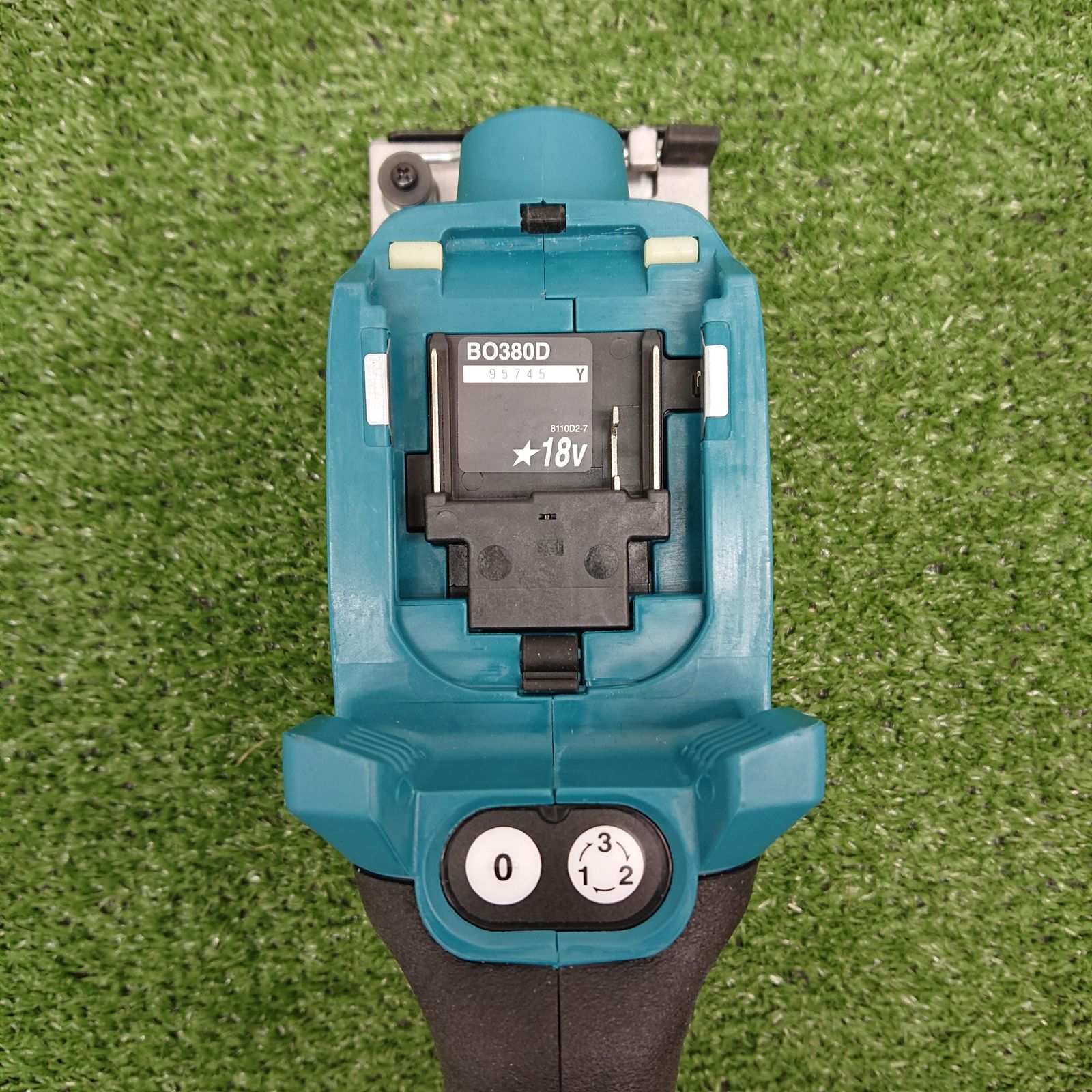 充電式仕上げサンダ 18V