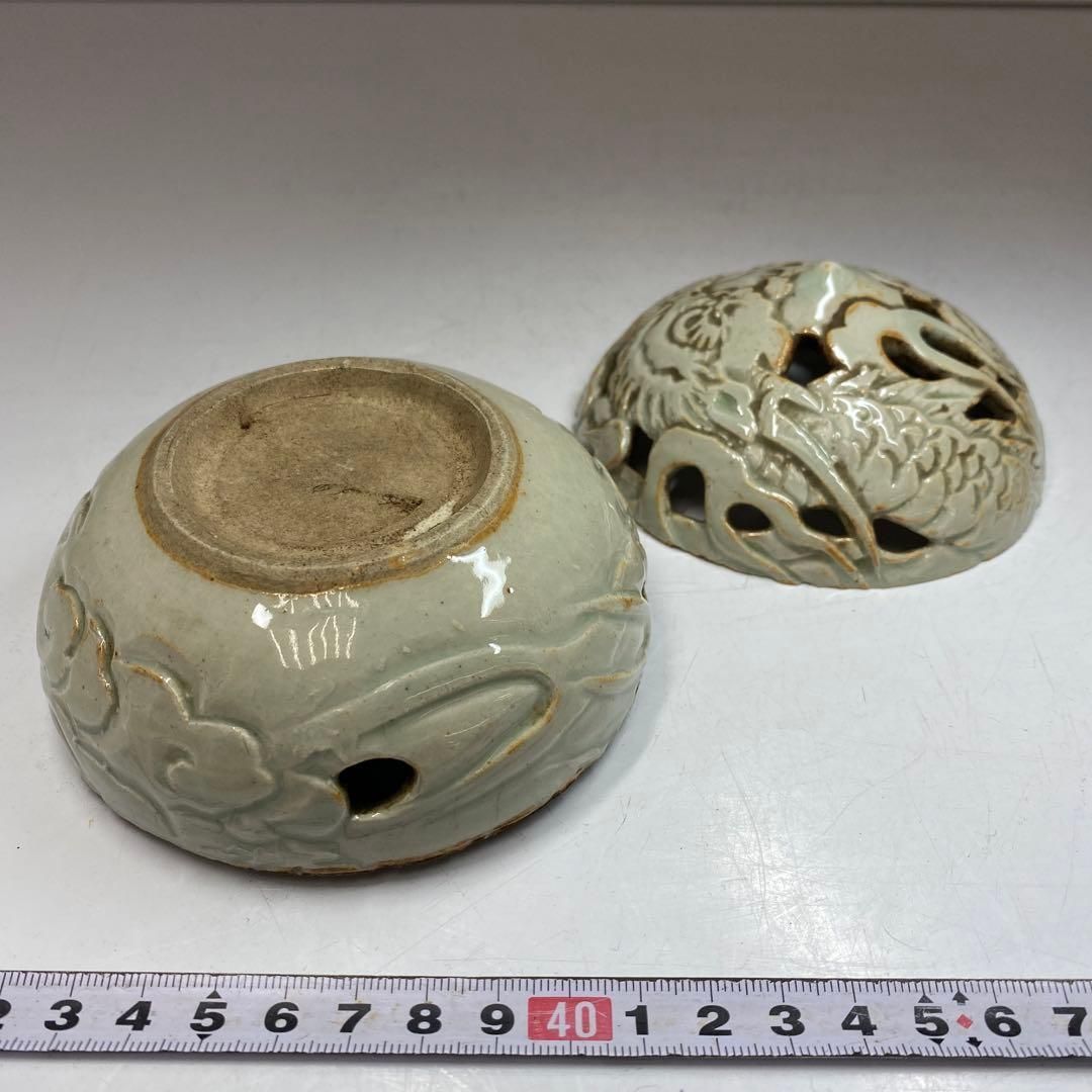 古代中国　青磁　透かし香炉　木箱付　幅10.8/高さ約8㎝　東Y5-0506☆ 古代中国 青磁 透かし香炉 木箱付 幅10.8/高さ約8㎝ 東Y5-0506