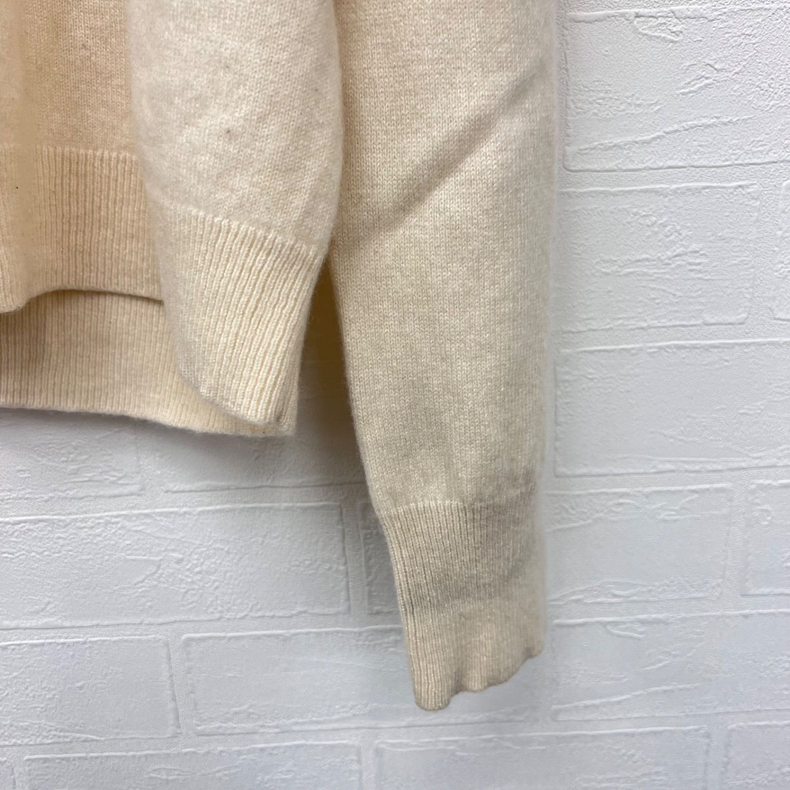 ユニクロ カシミヤクルーネックセーター Uniqlo 251-400452 ユニクロ カシミヤクルーネックセーター Uniqlo 251-400452