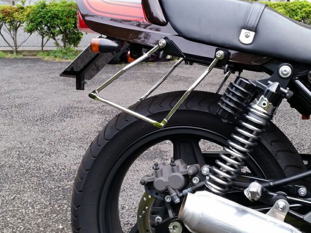 カワサキ純正　ゼファー750のサイドキャリアサポート カワサキ純正ゼファー750のサイドキャリアサポート