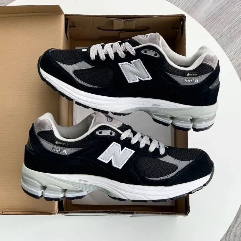 未使用美品 New balance M2002R GTX D スニーカー