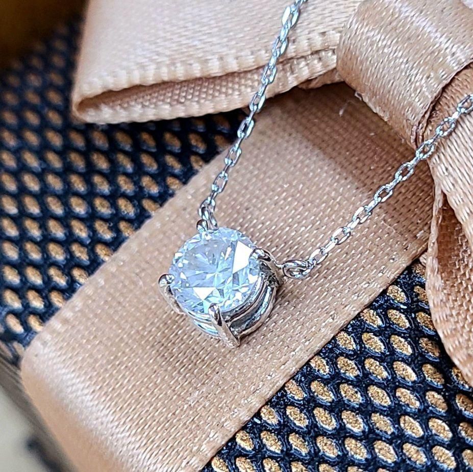 驚きの値段 プラチナ ダイヤモンド一粒ネックレス 両吊りタイプ