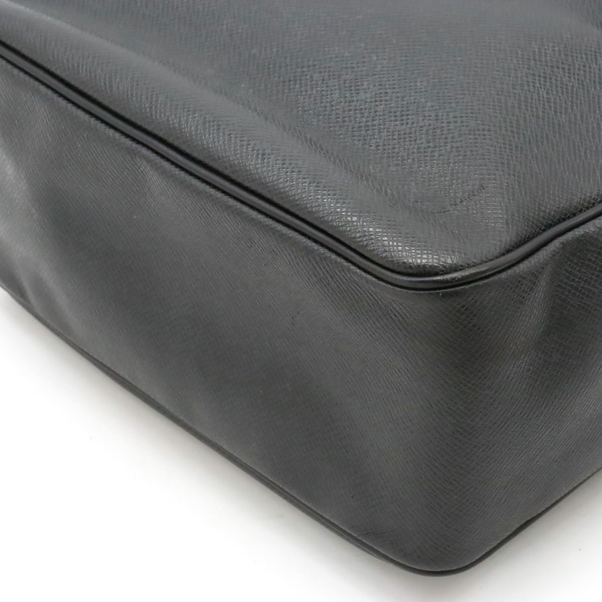 ※専用※ ルイヴィトン タイガ ヤランガ M30822 ショルダーバッグ 黒 LOUIS VUITTON ルイヴィトン ヤランガ ショルダーバッグ タイガ