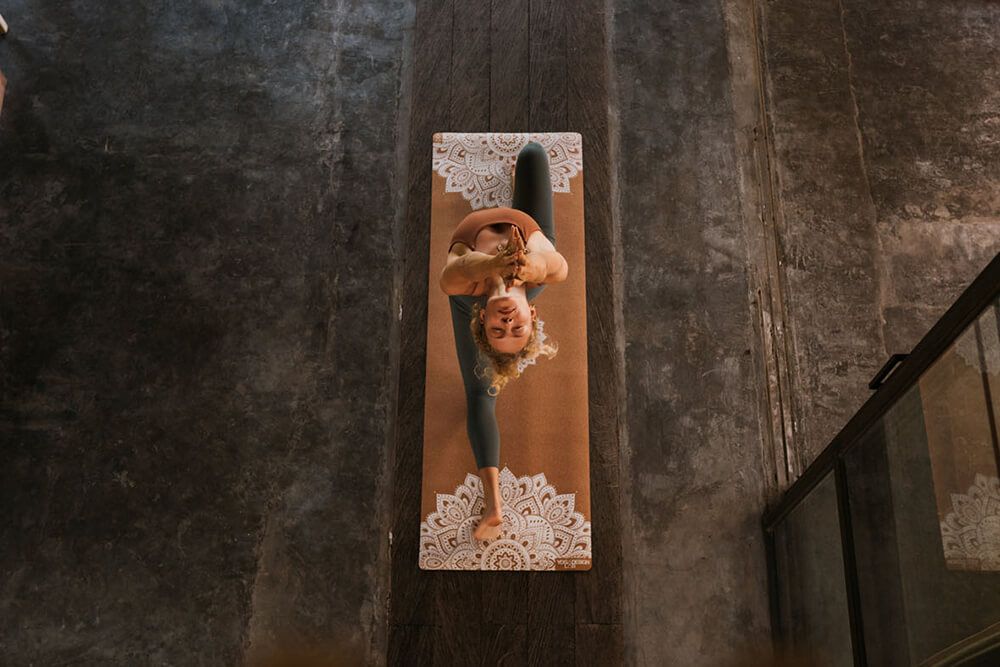 新品 ヨガデザインラボ ヨガマット コルクヨガマット 1.5mm マンダラ