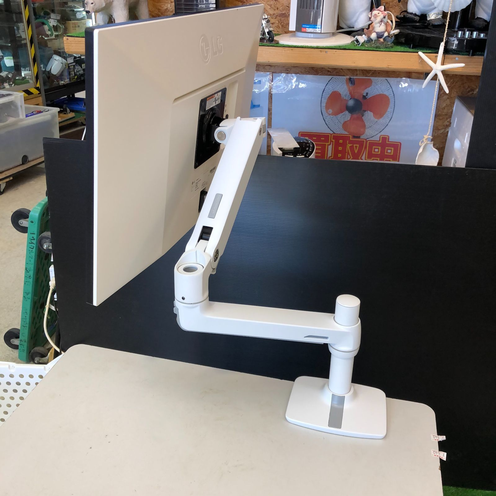 ☆□ LG モニター 27UL600-W スタンド無し/モニターアーム付き 2019年  