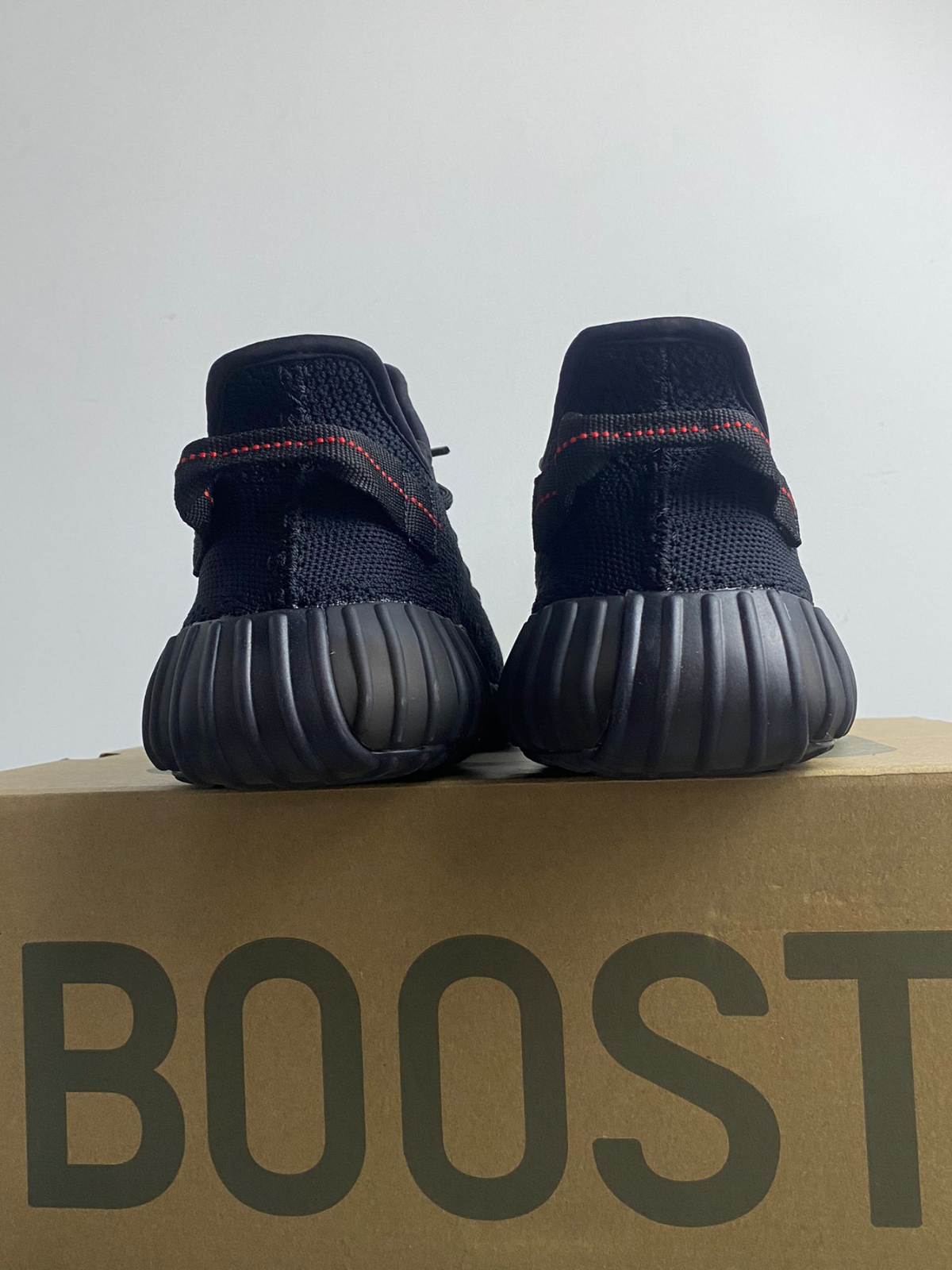 新品adidas YEEZY BOOST 350 V2 型番CP9652