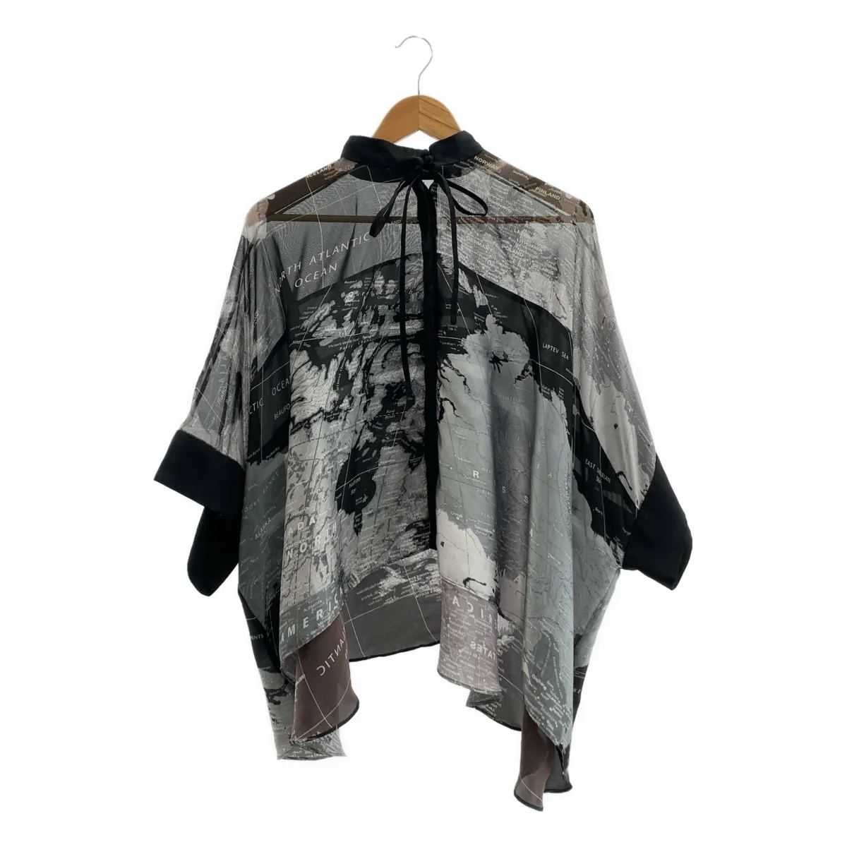 sacaiワールドマップ　MA-1 カートコバーン　サカイ sacaiワールドマップ MA-1 カートコバーン サカイ - メルカリ