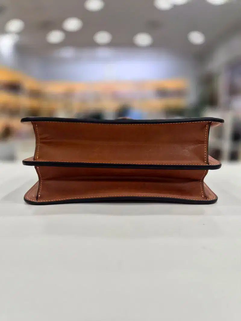 セリーヌ シメトリカル