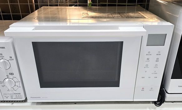品 パナソニック Panasonic 縦開き 庫内フラット オーブンレンジ 23L 50|60Hz共用 NE-FS301-W 2021年製 ホワイト ○YR-19345○