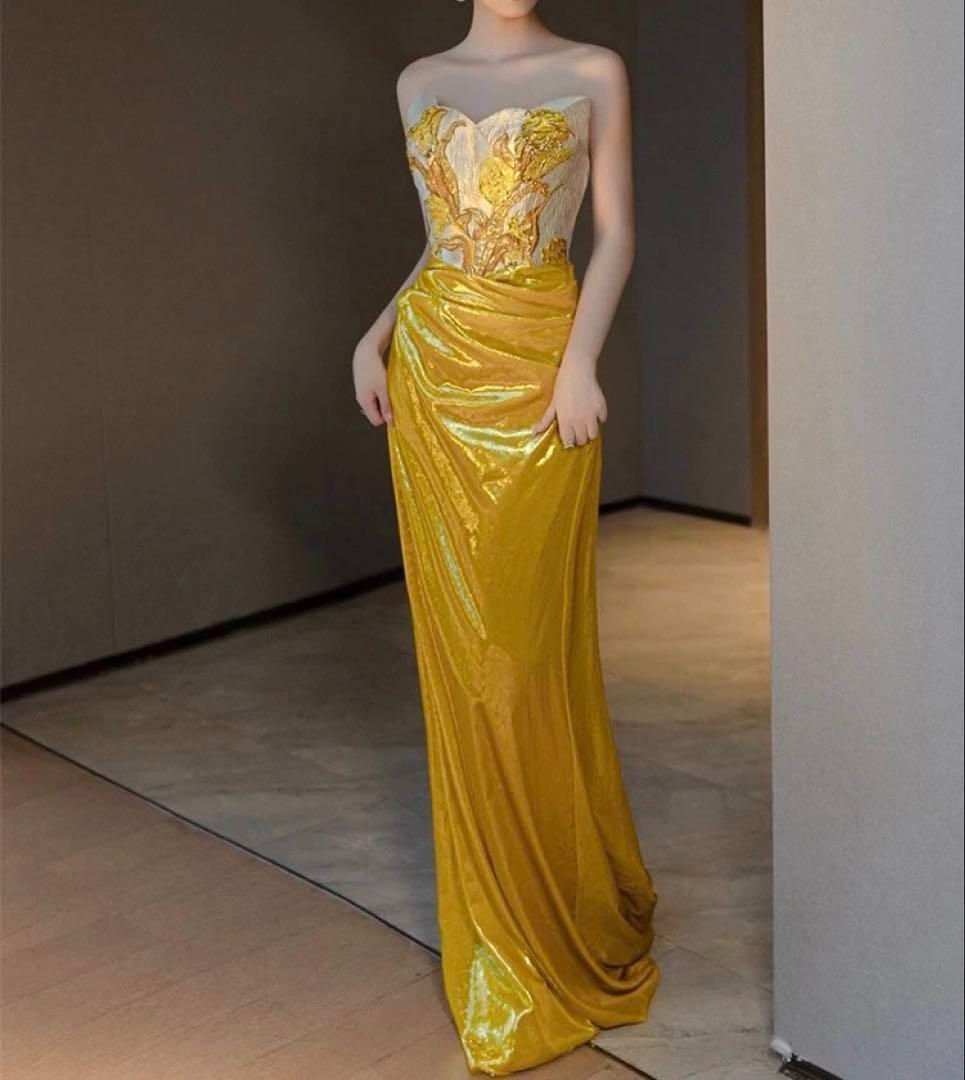 お花の様なデザインがオシャレで妖艶なベア ロングドレス - メルカリ