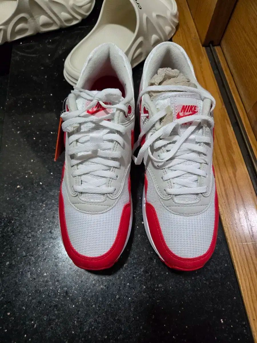 250