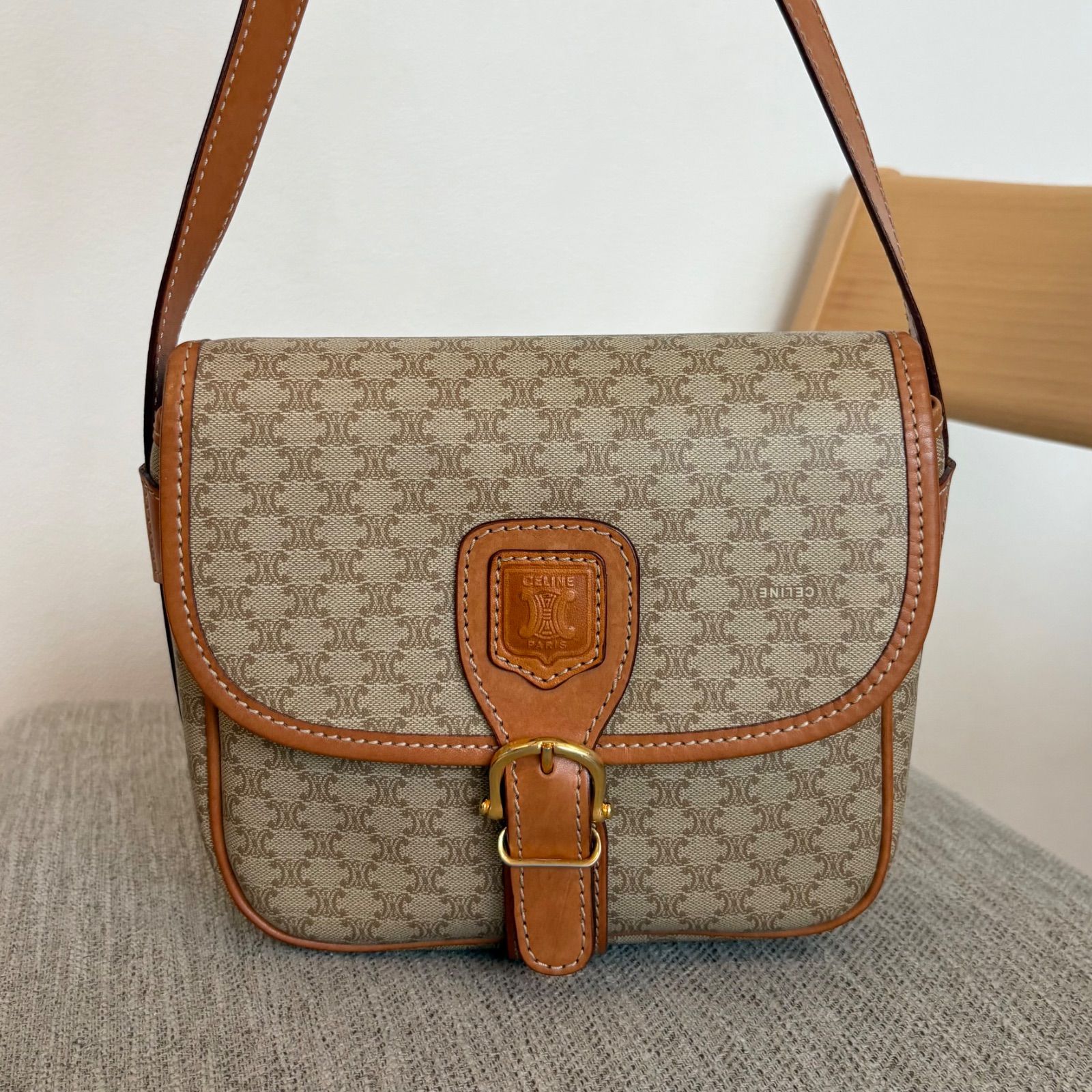 MCM ヴィセトス ボストン ハンドバッグ PVC ロゴプレート ゴールド金具 MCM ヴィセトス ボストン ハンドバッグ PVC ロゴプレート ゴールド金具