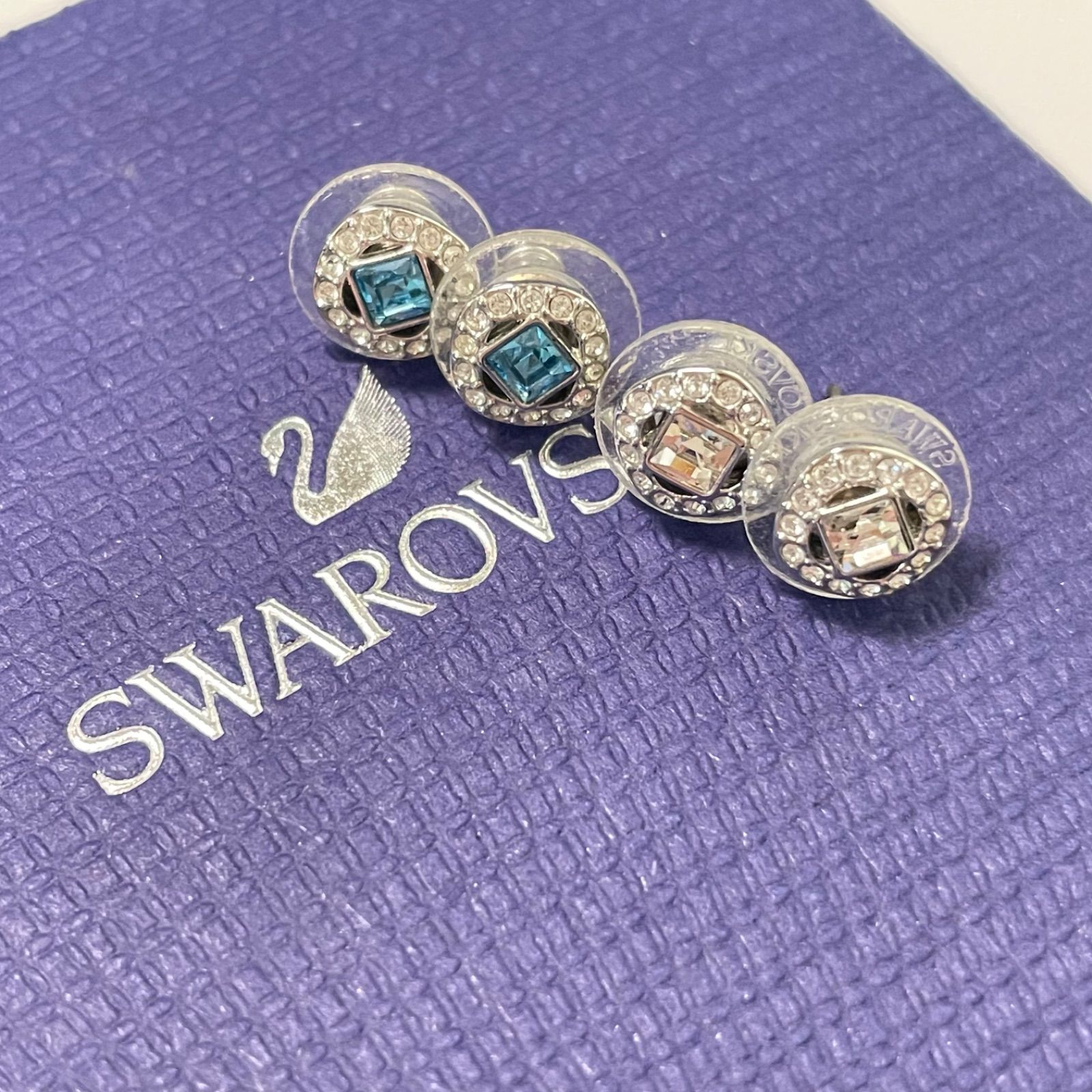 SWAROVSKI スワロフスキー　スタッズ ピアス　２点セット