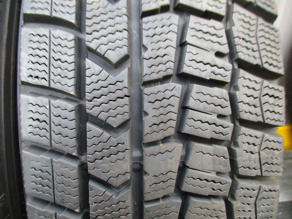 175 65R15 84Q ダンロップ WINTER MAXX WM02 スタッドレス 製 4本 T60900825 インボイス領収書発行