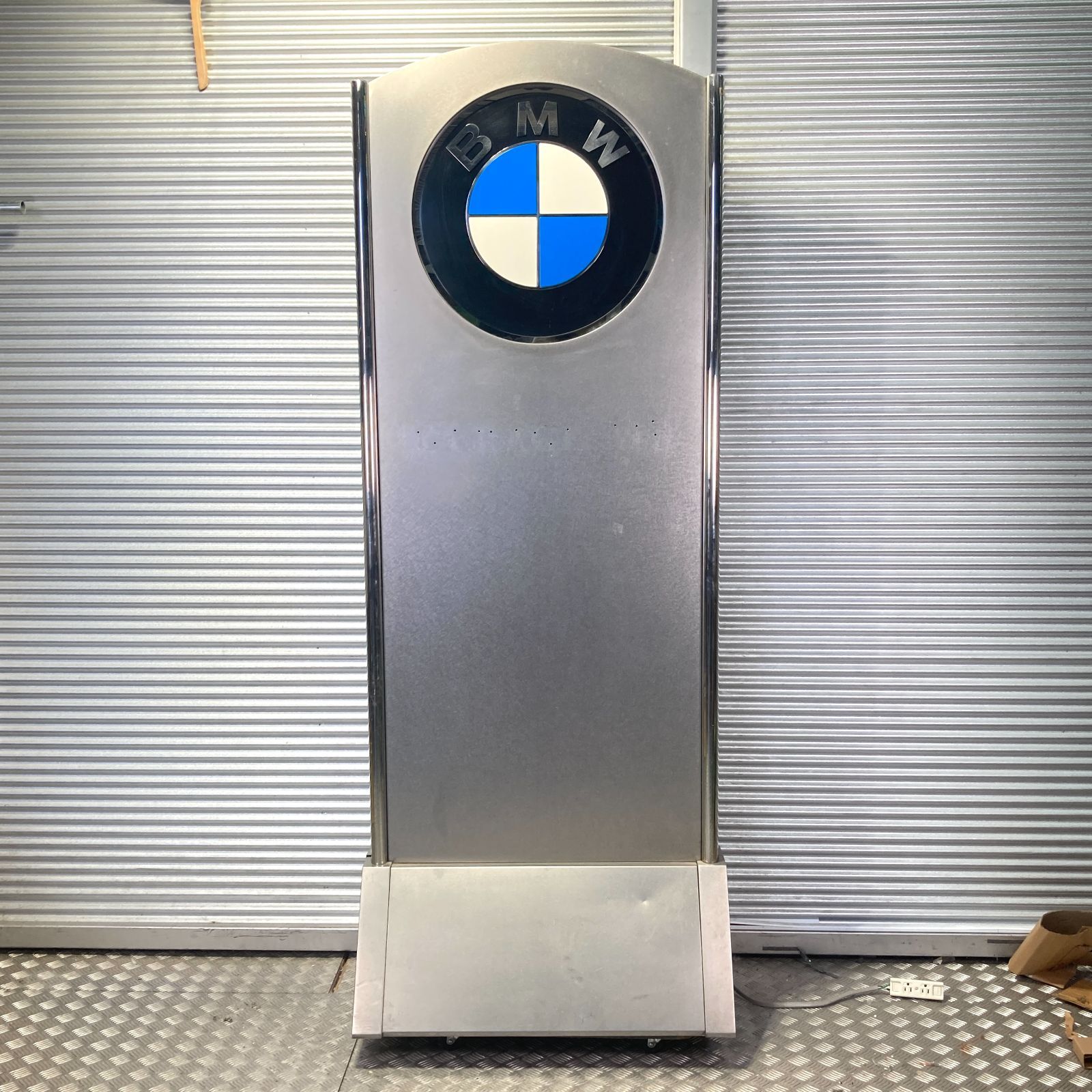 【送料別】配送要相談 中古現状品 BMW スタンド看板 キャスター付き 大型 店舗備品 車屋