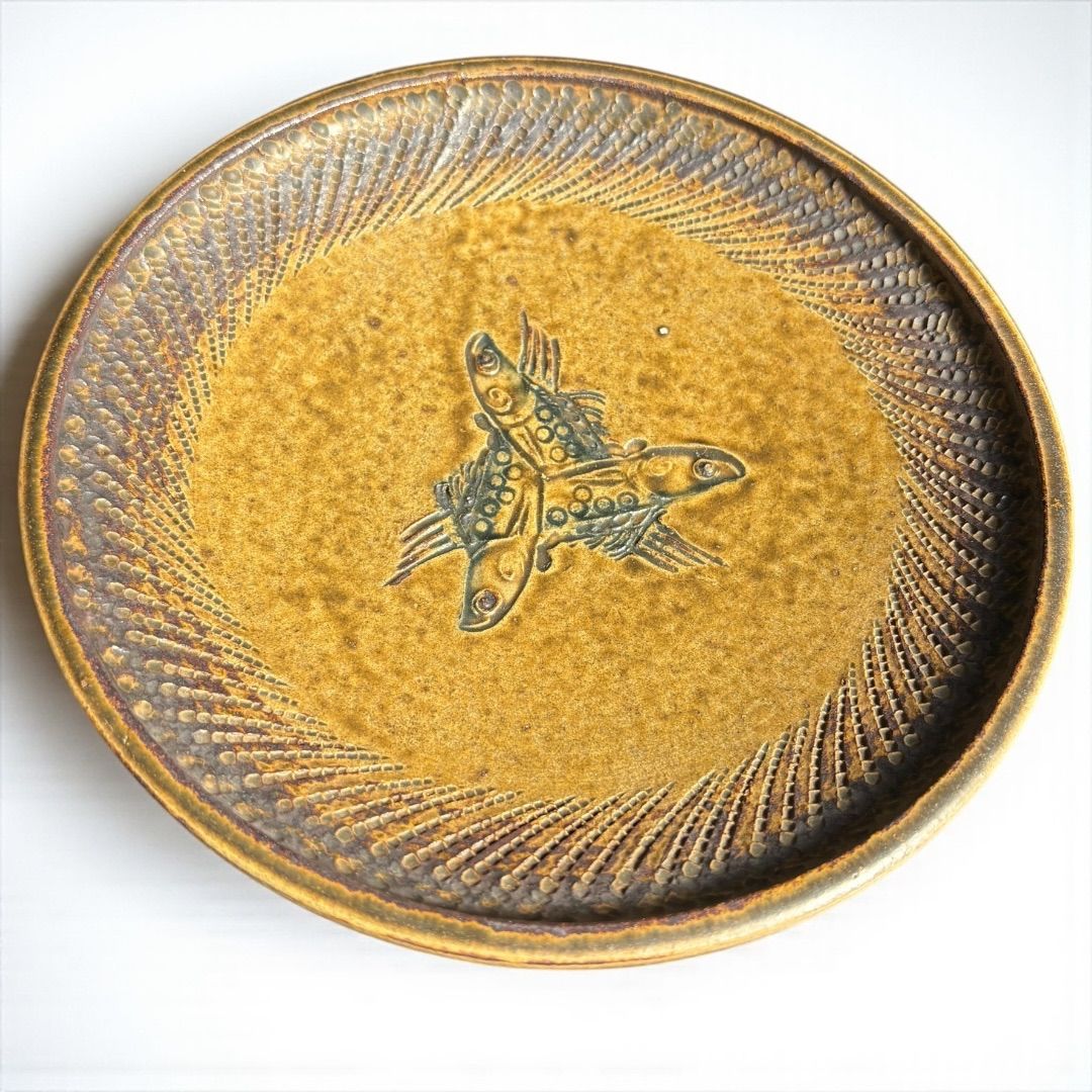 某有名オークション買入 飛び鉋 やちむん 品 飾り皿 和食器 1点物!! 和骨董 魚模様