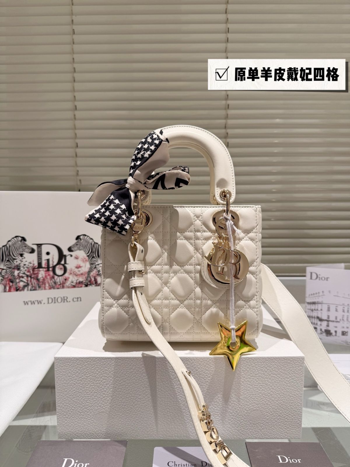 今日特価】Dior Lady Dior 羊皮ミニバッグ 20cm 高品質