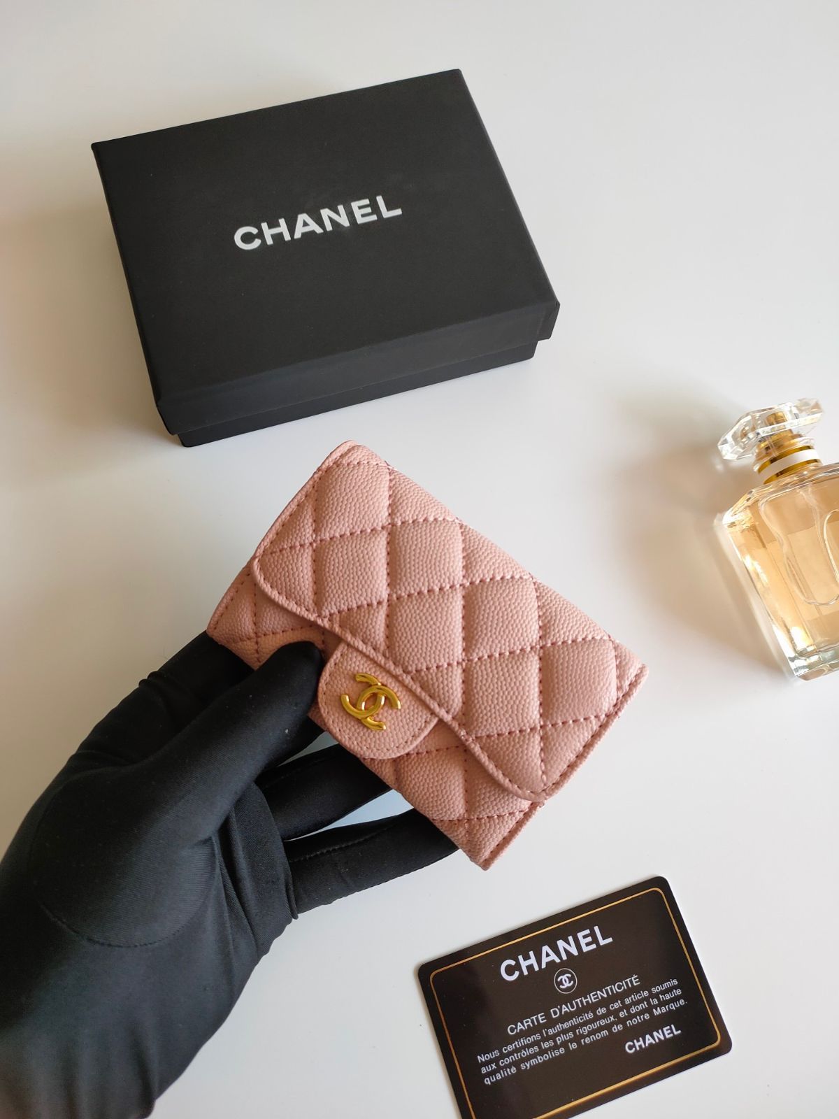 新品未使用 CHANEL シャネル  折り財布