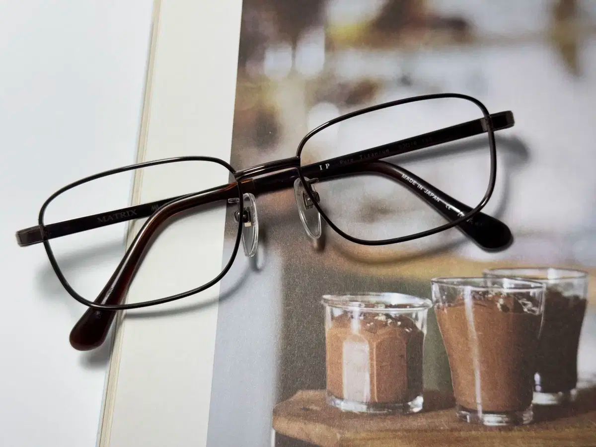 MATRIX ジャパン メイド 純粋な チタン スクエア メガネ 0184