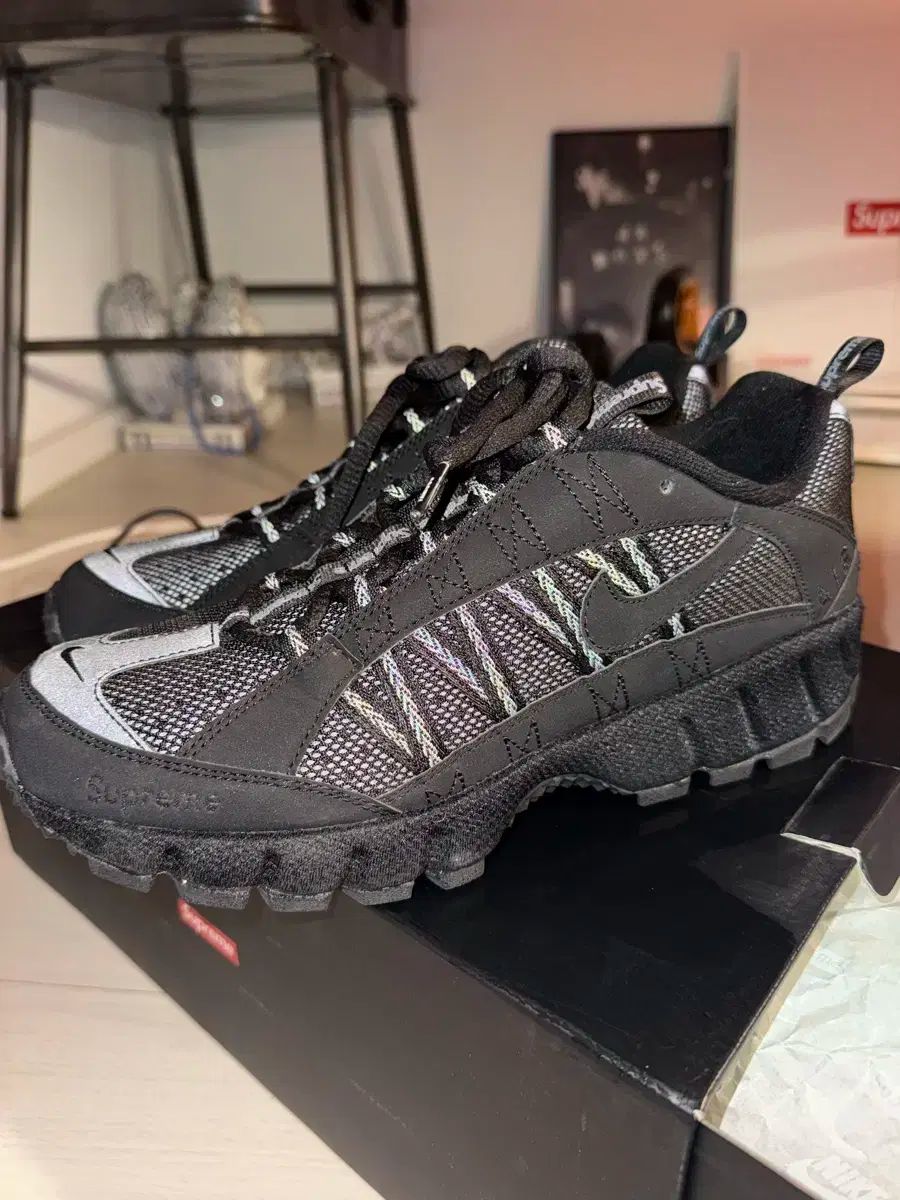 NIKE ナイキ Supreme シュプリーム フマラ 黒 税務商品