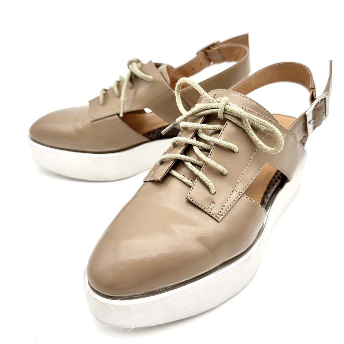 ライトブラウン