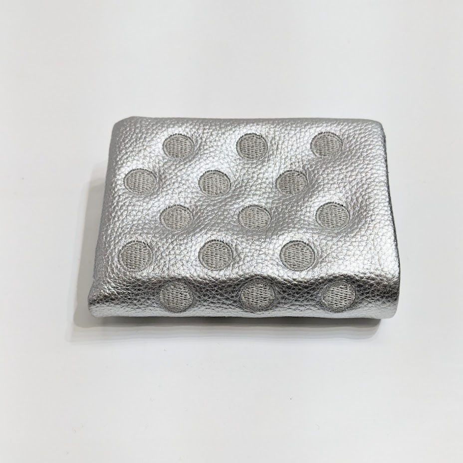 未使用 ear PAPILLONNER イアパピヨネ 財布 ドット シルバー