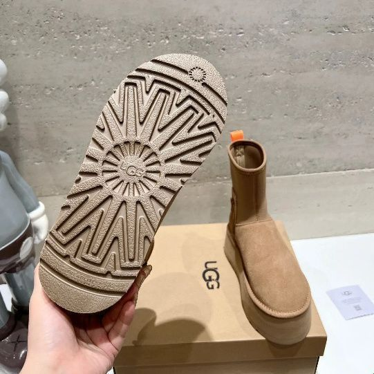 【人気商品・新品未使用】大人気 UGG アグ ブーツ レディース クラシック ディッパー Classic Dipper 箱付RR