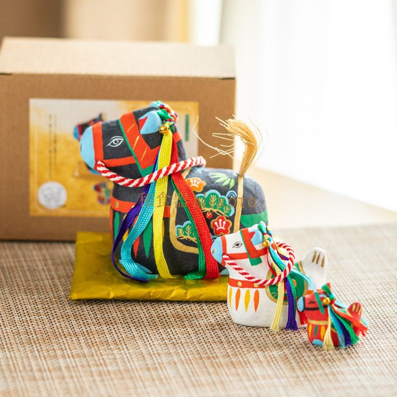 正月飾り2026年令和8年 ちぎり和紙 はりこーしか雅午 招き午 馬 干支 うま 置物 和縁起物 和縁起物 新年お正月祝い 海外プレゼント 贈り物TK-19